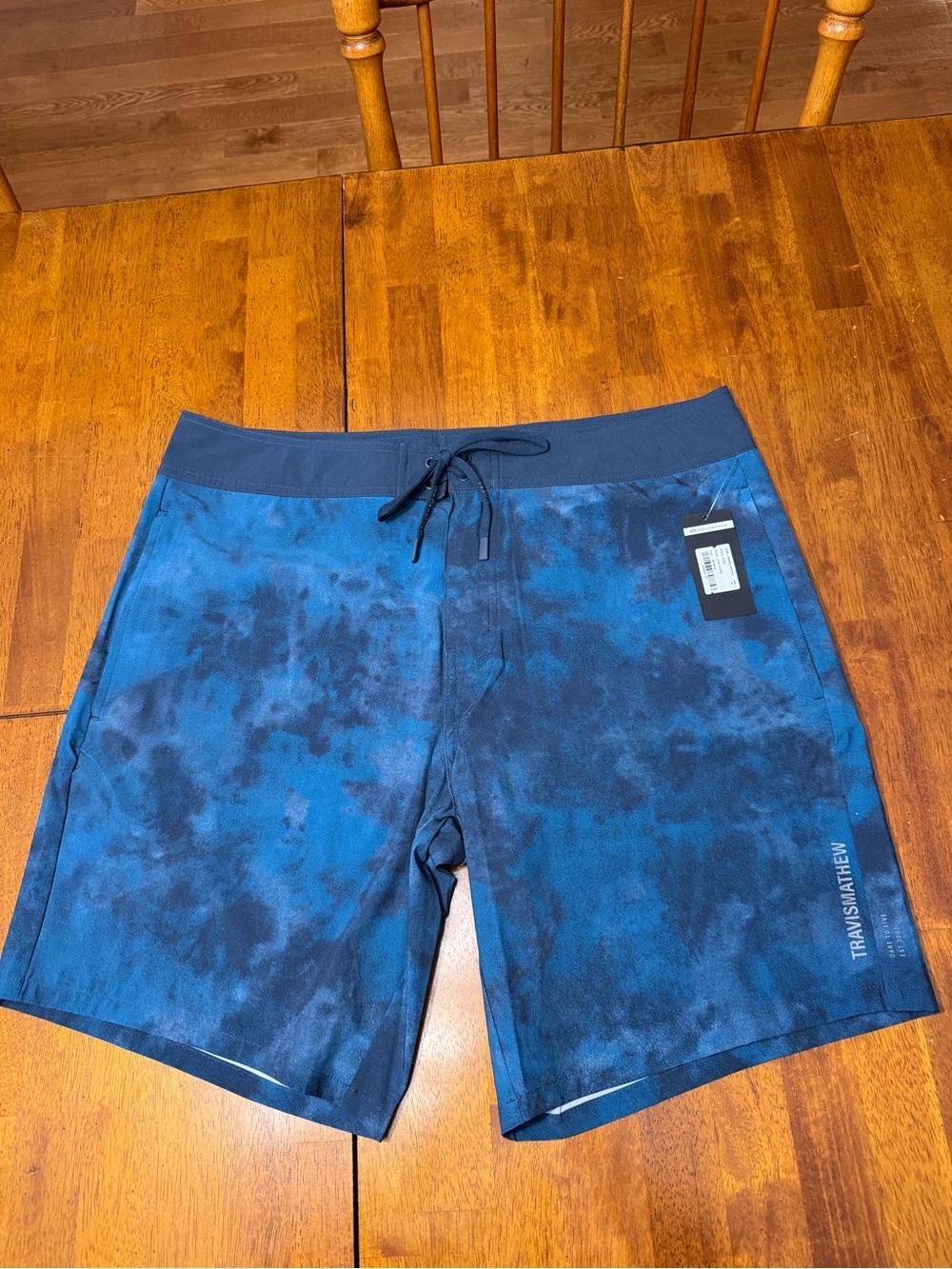 Brand New Travis Mathew TravisMathew Men’s Board Swim Shorts Size 34 Retail $109